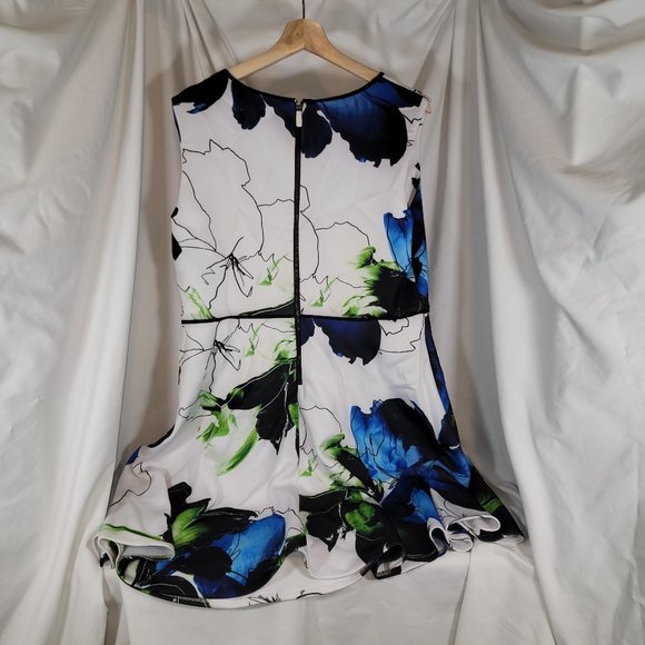 Reed's Fit & Flare Dress - Size XL - NWT - Floral Blue - Picture 4 of 4